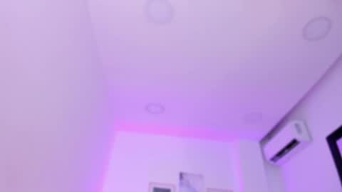 Snapshot of emelie_89 chatting on 03-06-25, 11:58 emelie_89 online show from 03-06-25, 11:58