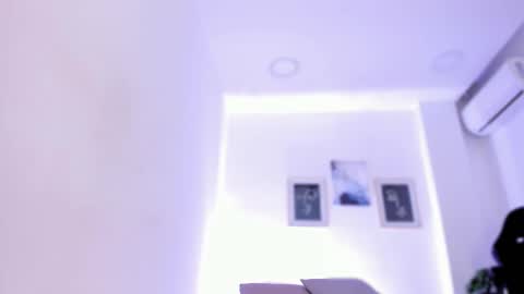 Snapshot of emelie_89 chatting on 09-12-25, 12:27 emelie_89 online show from 09-12-25, 12:27