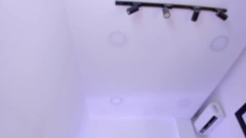 Snapshot of emelie_89 chatting on 09-30-25, 11:48 emelie_89 online show from 09-30-25, 11:48