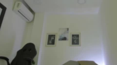 Snapshot of emelie_89 chatting on 10-01-25, 11:16 emelie_89 online show from 10-01-25, 11:16