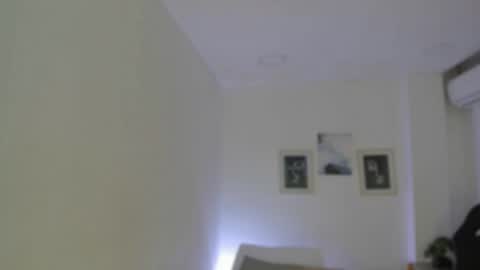 Snapshot of emelie_89 chatting on 10-20-25, 11:54 emelie_89 online show from 10-20-25, 11:54