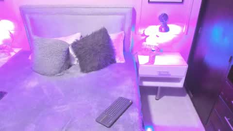 Emily  online show from 01-12-25, 02:03