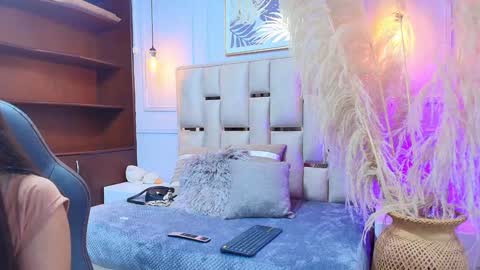 Emily  online show from 01-23-25, 12:04