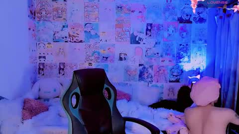 Snapshot of emely_rous chatting on 11-01-25, 01:13 Emely Rous online show from 11-01-25, 01:13