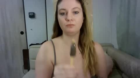 EmerieSkye online show from 02-11-26, 06:13