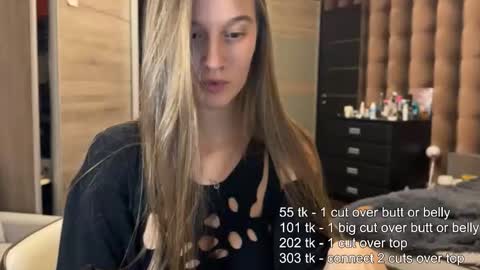 emi__ly online show from 11-28-25, 06:43