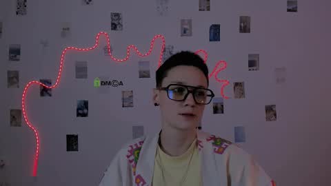 Snapshot of emi_fade chatting on 02-05-26, 01:38 emi_fade online show from 02-05-26, 01:38