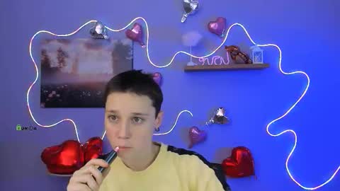 Snapshot of emi_fade chatting on 02-17-26, 09:06 emi_fade online show from 02-17-26, 09:06