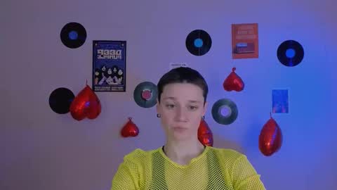 Snapshot of emi_fade chatting on 02-19-26, 09:27 emi_fade online show from 02-19-26, 09:27