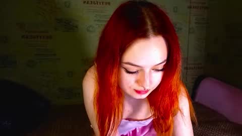 Snapshot of emi_less chatting on 10-11-25, 05:00 Emi online show from 10-11-25, 05:00