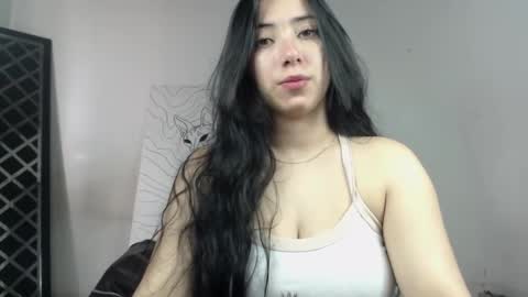 Snapshot of emiantonella_ chatting on 10-25-25, 09:09 Antonella online show from 10-25-25, 09:09