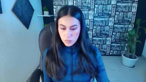 Emilia Gomez online show from 10-26-25, 01:28