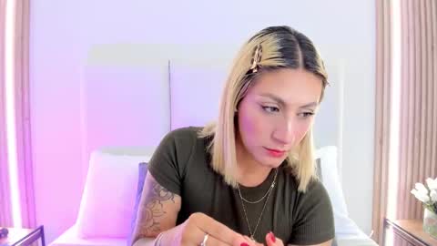 Snapshot of emiily_roberts1 chatting on 01-10-26, 07:37 EMILY ROBERTS online show from 01-10-26, 07:37