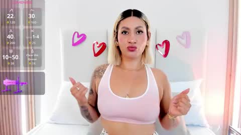 Snapshot of emiily_roberts1 chatting on 02-13-26, 07:21 EMILY ROBERTS online show from 02-13-26, 07:21