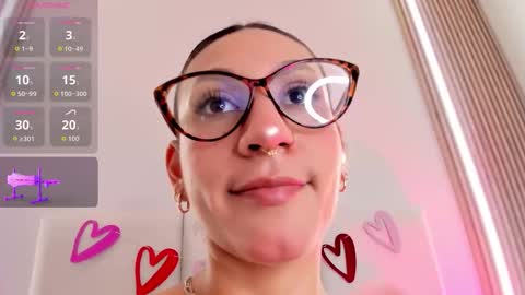 Snapshot of emiily_roberts1 chatting on 02-18-26, 07:43 EMILY ROBERTS online show from 02-18-26, 07:43