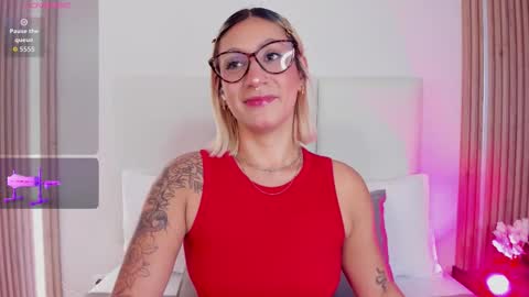 Snapshot of emiily_roberts1 chatting on 02-27-26, 07:14 EMILY ROBERTS online show from 02-27-26, 07:14