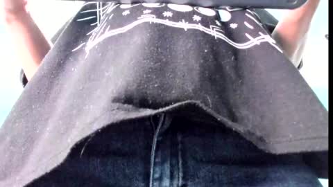 Snapshot of emiily_smile chatting on 02-10-25, 11:46 Emily online show from 02-10-25, 11:46