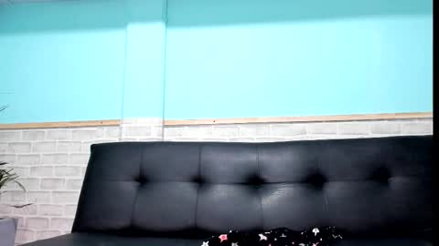 Snapshot of emiily_smile chatting on 02-24-25, 11:43 Emily online show from 02-24-25, 11:43