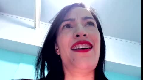 Snapshot of emiily_smile chatting on 03-01-25, 02:55 Emily online show from 03-01-25, 02:55