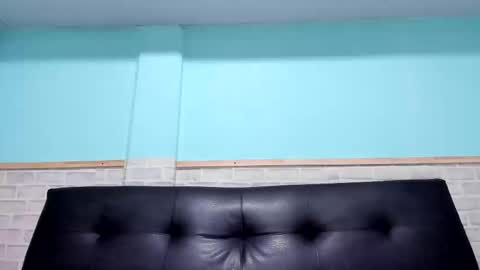 Snapshot of emiily_smile chatting on 09-10-25, 01:44 Emily online show from 09-10-25, 01:44