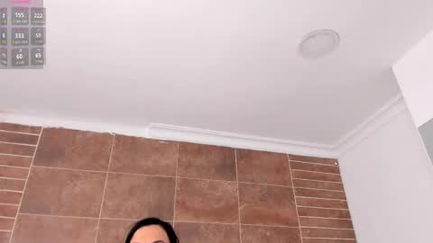 Snapshot of emiily_smile chatting on 11-17-25, 01:06 Emily online show from 11-17-25, 01:06