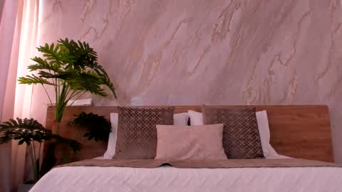 Snapshot of emiily_smile chatting on 11-24-25, 12:16 Emily online show from 11-24-25, 12:16