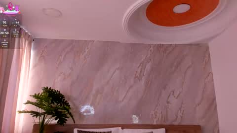 Snapshot of emiily_smile chatting on 12-02-25, 12:32 Emily online show from 12-02-25, 12:32