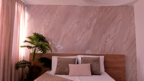 Snapshot of emiily_smile chatting on 12-15-25, 12:53 Emily online show from 12-15-25, 12:53