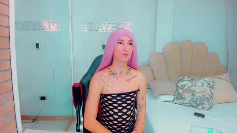 EmillySaenz online show from 01-28-25, 02:31