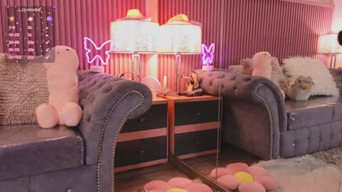 Emily online show from 01-09-25, 01:02