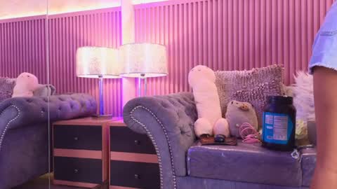 Emily online show from 01-11-25, 01:01