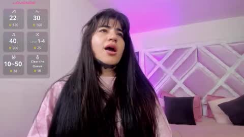 emilayton_ online show from 10-23-25, 06:39