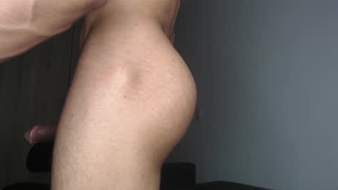 emile_239 online show from 12-01-25, 01:32