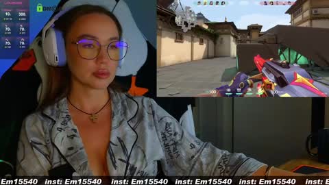 Snapshot of emili1_bc chatting on 01-15-25, 03:50 Emili online show from 01-15-25, 03:50