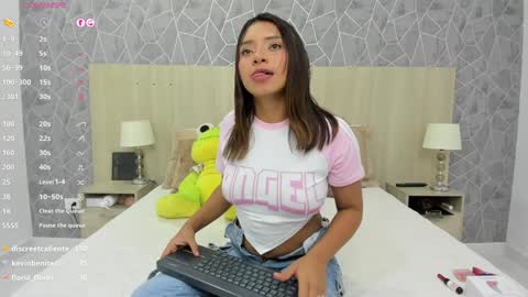 Snapshot of emili_lenus chatting on 01-22-25, 05:17 Emili Lenus online show from 01-22-25, 05:17
