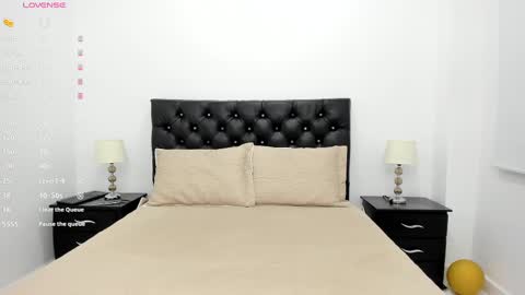Snapshot of emili_lenus chatting on 02-12-25, 11:29 Emili Lenus online show from 02-12-25, 11:29