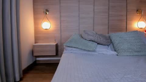 Snapshot of emilia_1040 chatting on 12-13-25, 07:53 emilia_1040 online show from 12-13-25, 07:53