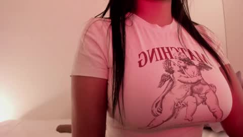 Snapshot of emilia_ghendle chatting on 12-11-24, 01:47 Emilia Big Boobs online show from 12-11-24, 01:47