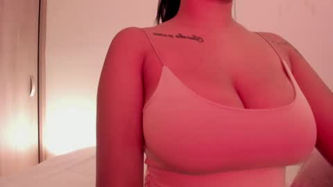 Snapshot of emilia_ghendle chatting on 12-15-24, 10:15 Emilia Big Boobs online show from 12-15-24, 10:15