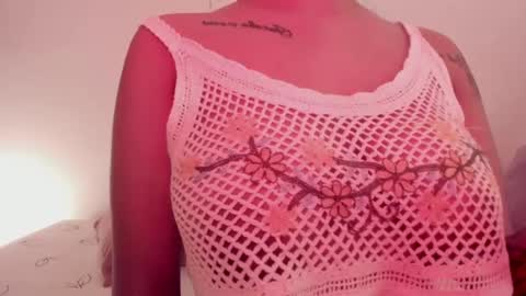 Snapshot of emilia_ghendle chatting on 12-24-24, 08:16 Emilia Big Boobs online show from 12-24-24, 08:16