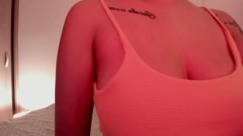 Snapshot of emilia_ghendle chatting on 01-04-25, 02:35 Emilia Big Boobs online show from 01-04-25, 02:35