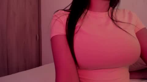 Snapshot of emilia_ghendle chatting on 01-07-25, 11:14 Emilia Big Boobs online show from 01-07-25, 11:14