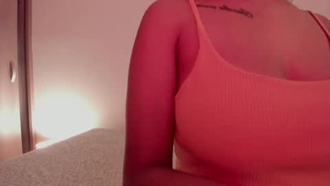 Snapshot of emilia_ghendle chatting on 01-19-25, 04:04 Emilia Big Boobs online show from 01-19-25, 04:04