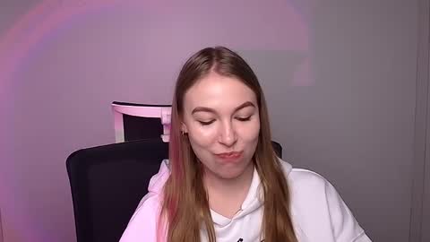 Emilia online show from 01-31-25, 09:16