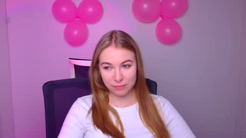 Emilia online show from 02-12-25, 06:08