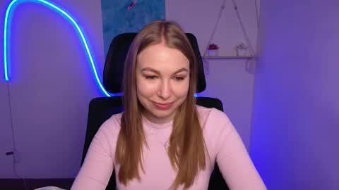 Emilia online show from 11-08-25, 06:46