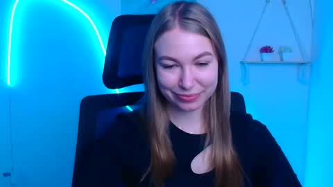 Emilia online show from 12-19-25, 06:42