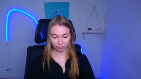 Emilia online show from 02-05-26, 12:54