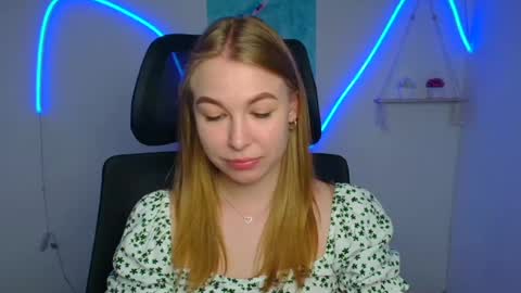 Snapshot of emilia_ilia chatting on 07-02-26, 05:57 Emilia online show from 07-02-26, 05:57