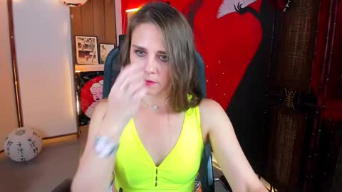 Emilia Bedy online show from 11-19-25, 09:09